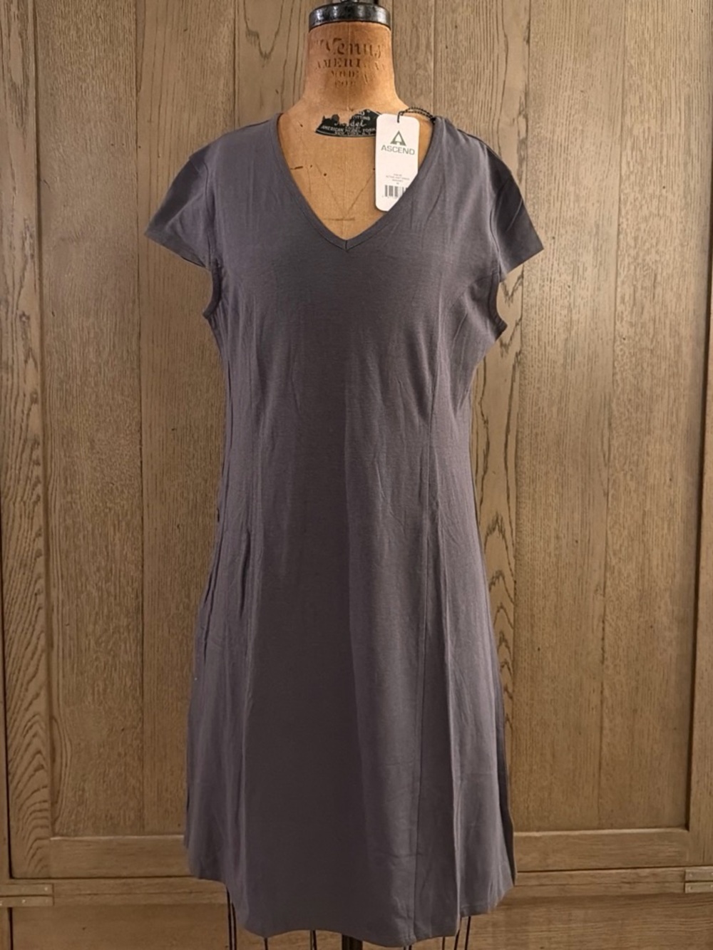 Ascend Women's V-Neck Short Sleeve Dress in Slate size M. NWT
